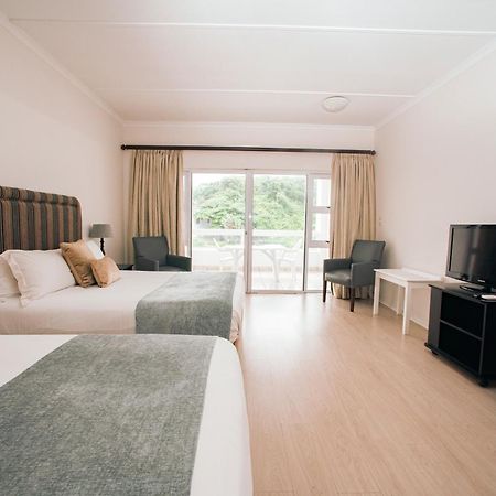 The Estuary Hotel & Spa Port Edward Esterno foto