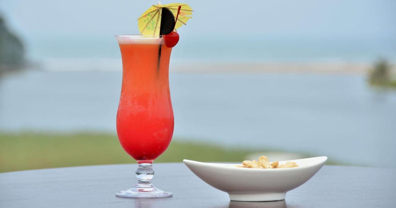 The Estuary Hotel & Spa Port Edward Esterno foto
