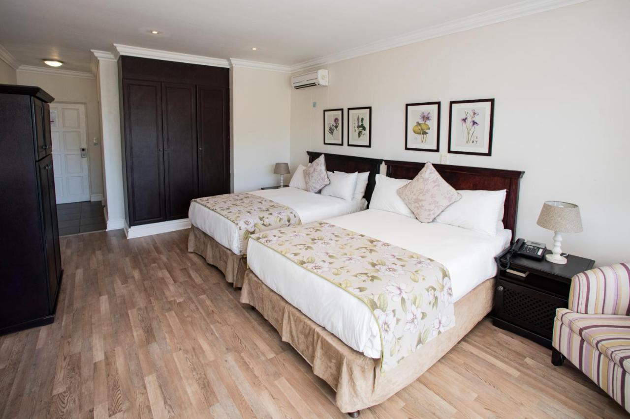 The Estuary Hotel & Spa Port Edward Esterno foto