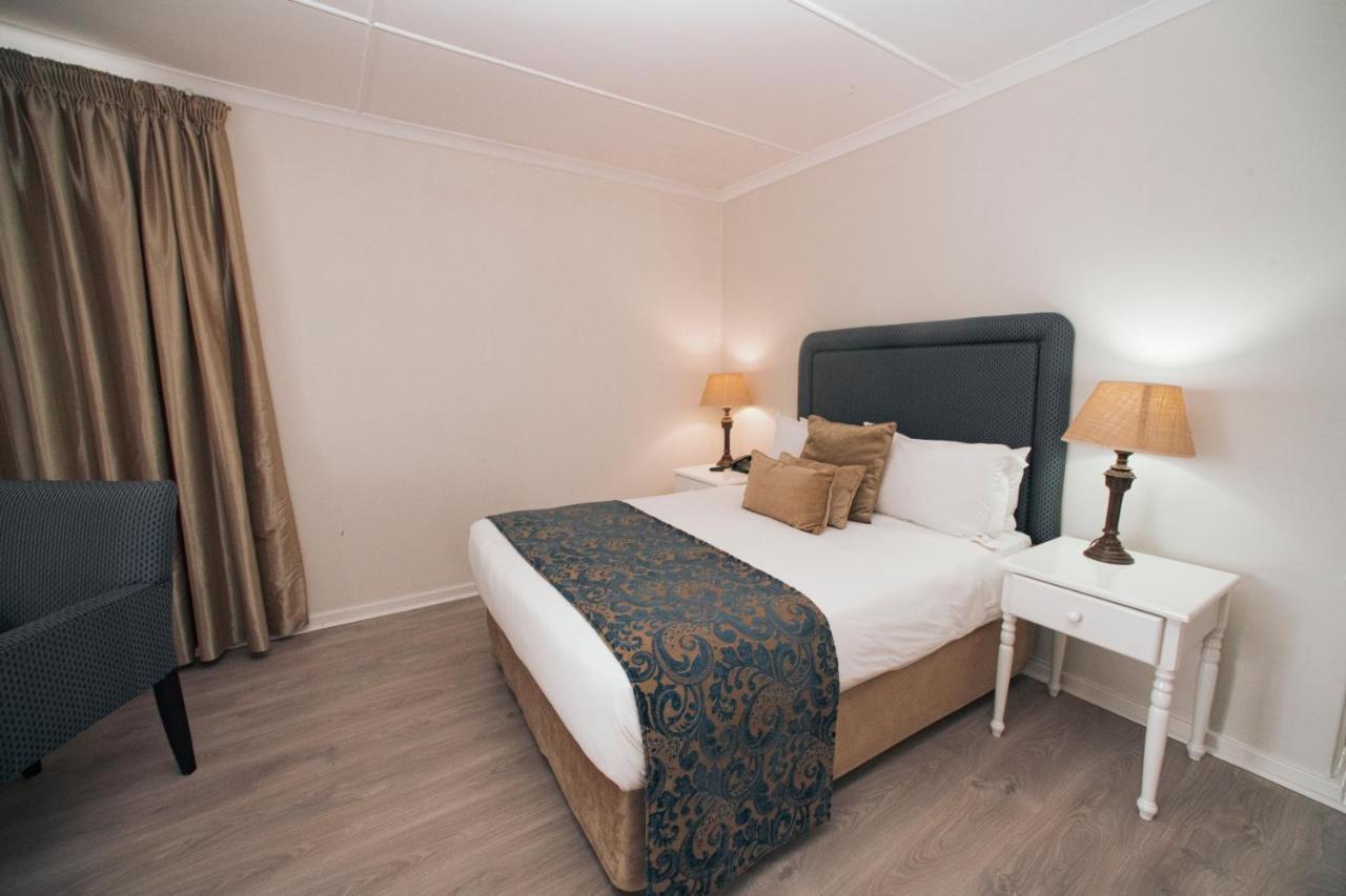 The Estuary Hotel & Spa Port Edward Esterno foto