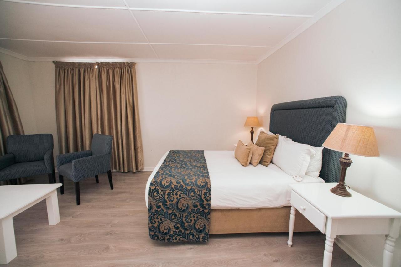 The Estuary Hotel & Spa Port Edward Esterno foto