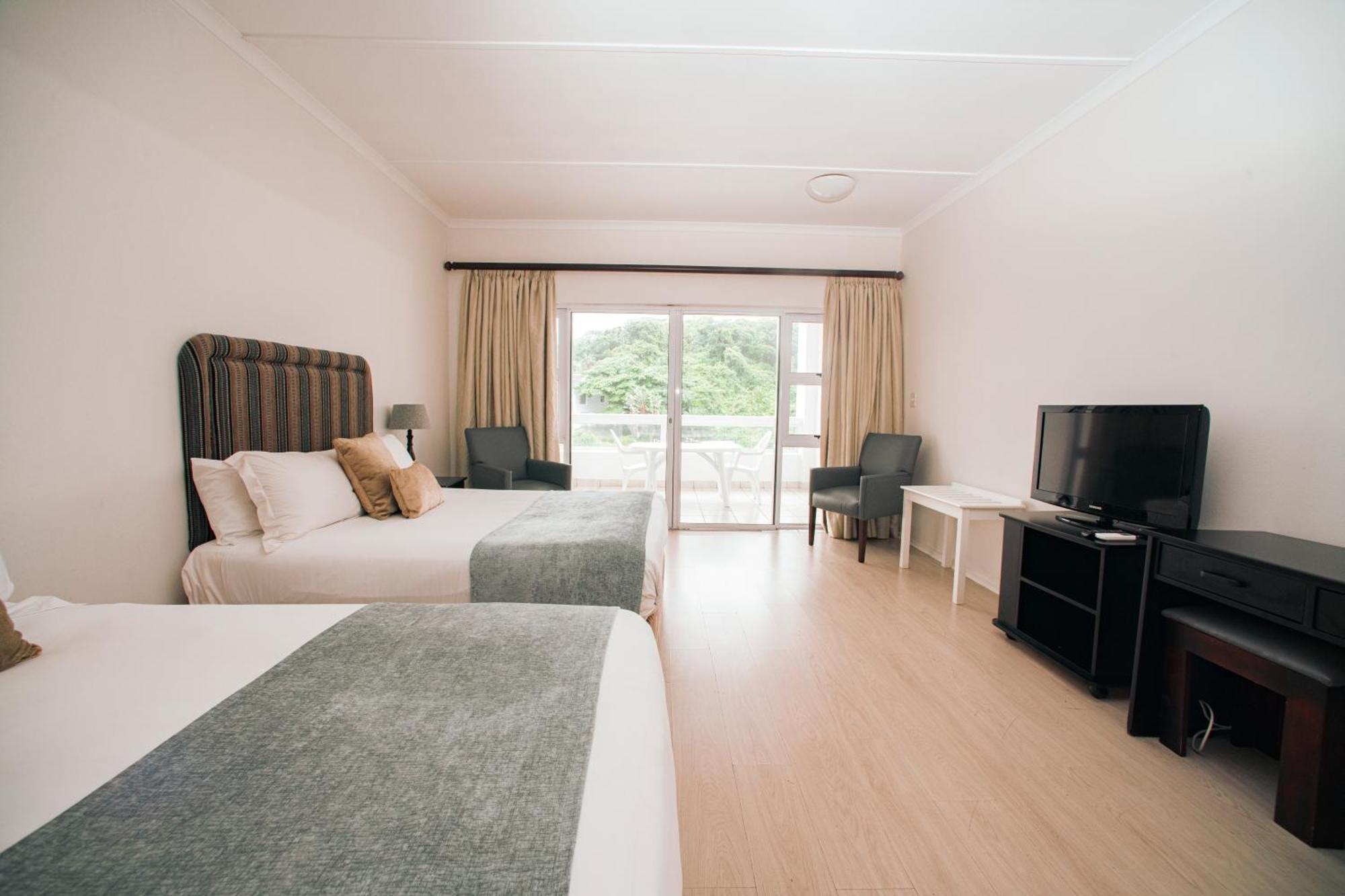The Estuary Hotel & Spa Port Edward Esterno foto